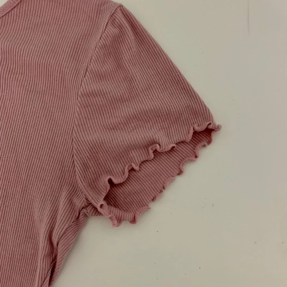 Pink Ribbed Crop Top - Picture 3 of 4